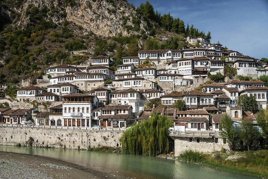 Lär dig albanska på avancerad nivå: Tala albanska flytande med fortsättningskursen! – 2