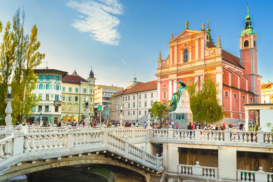 Learn over 2,100 words with this technical vocabulary trainer in Slovene and reach the level of a native speaker C1/C2 – 1